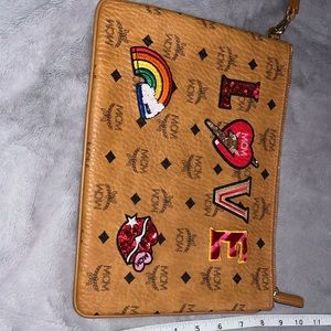 Mcm love pouch 100% authentic